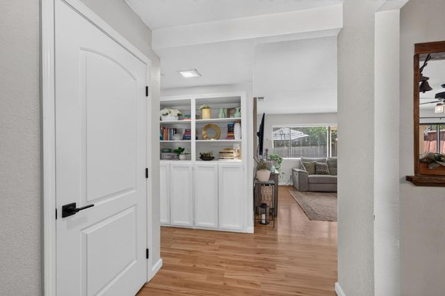 7336 Millicent Ct, Fair Oaks, CA 95628