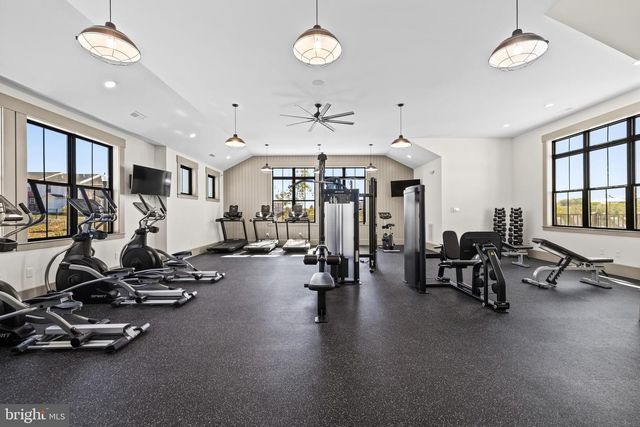 2768 MAPLEWOOD CIR, Harrisburg, PA 17110