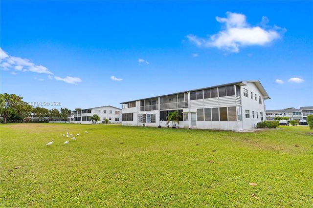 237 Camden J 237, West Palm Beach, FL 33417