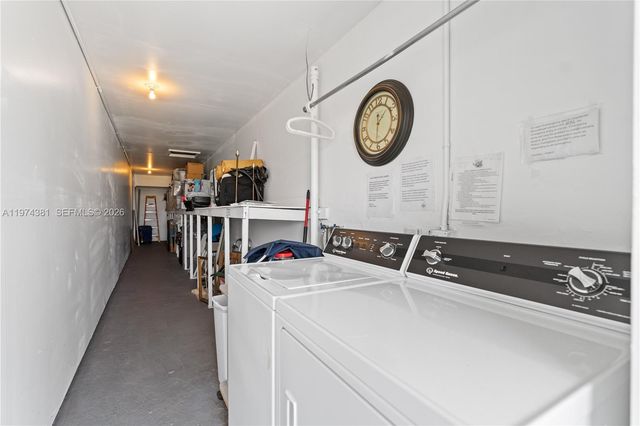 237 Camden J 237, West Palm Beach, FL 33417