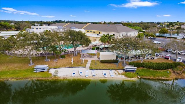 237 Camden J 237, West Palm Beach, FL 33417