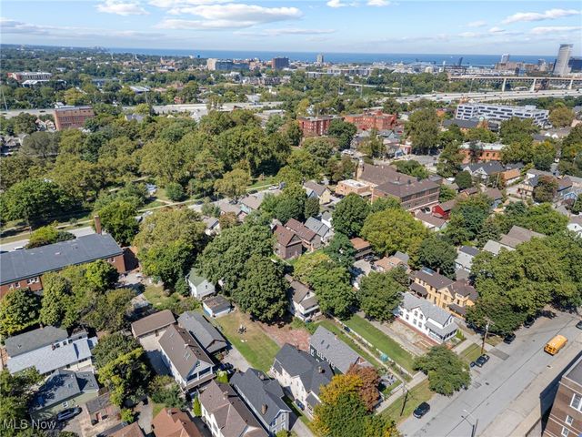 2473 W 11th Street, Cleveland, OH 44113