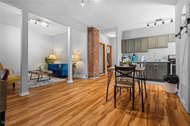 2473 W 11th Street, Cleveland, OH 44113