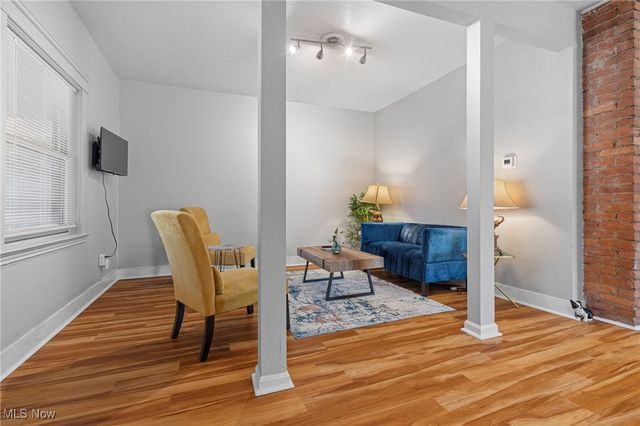 2473 W 11th Street, Cleveland, OH 44113