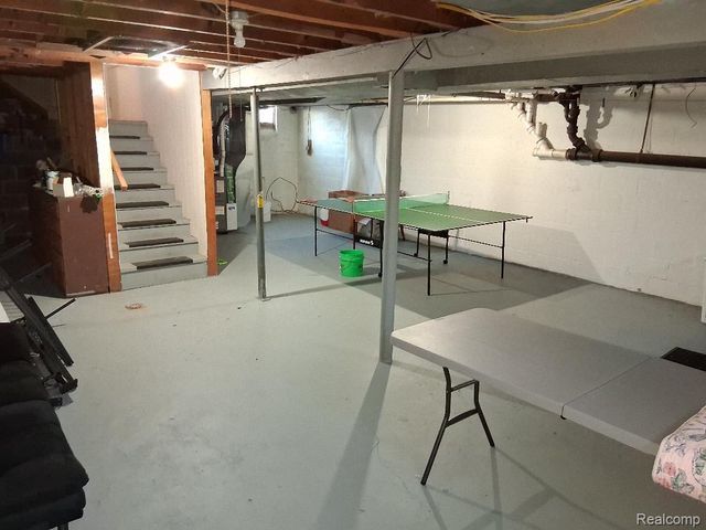 12915 Lake Point Pass, Van Buren Charter Township, MI 48111