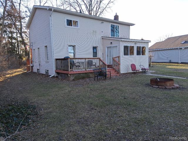 12915 Lake Point Pass, Van Buren Charter Township, MI 48111