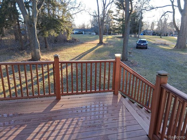 12915 Lake Point Pass, Van Buren Charter Township, MI 48111