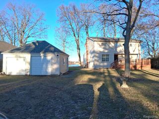 12915 Lake Point Pass, Van Buren Charter Township, MI 48111