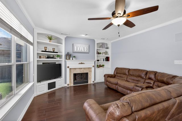 405 Gastonbury Court, League City, TX 77573