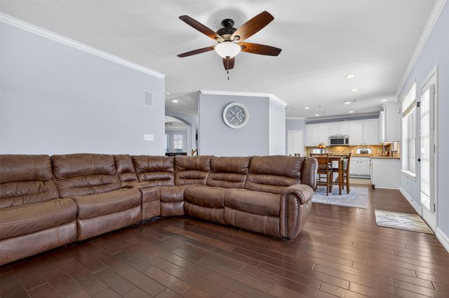 405 Gastonbury Court, League City, TX 77573