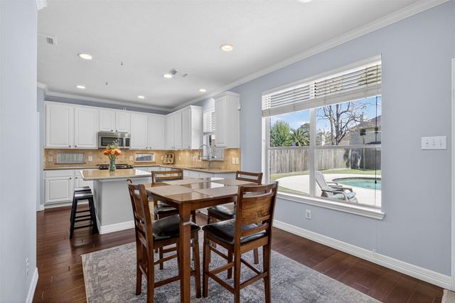 405 Gastonbury Court, League City, TX 77573