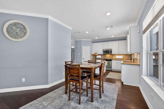 405 Gastonbury Court, League City, TX 77573