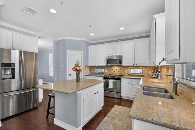 405 Gastonbury Court, League City, TX 77573