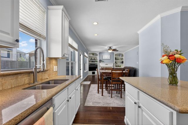 405 Gastonbury Court, League City, TX 77573