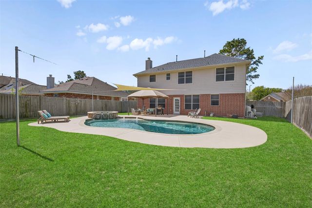 405 Gastonbury Court, League City, TX 77573