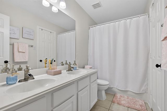 405 Gastonbury Court, League City, TX 77573