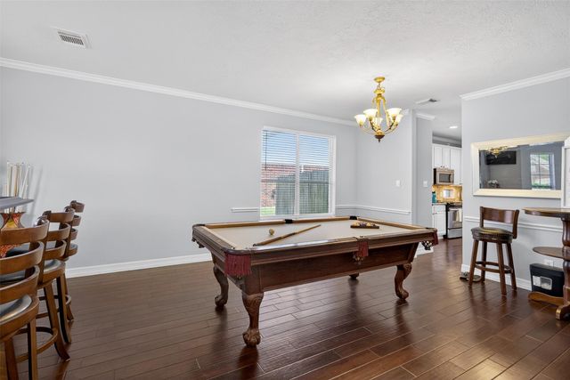 405 Gastonbury Court, League City, TX 77573