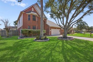 405 Gastonbury Court, League City, TX 77573