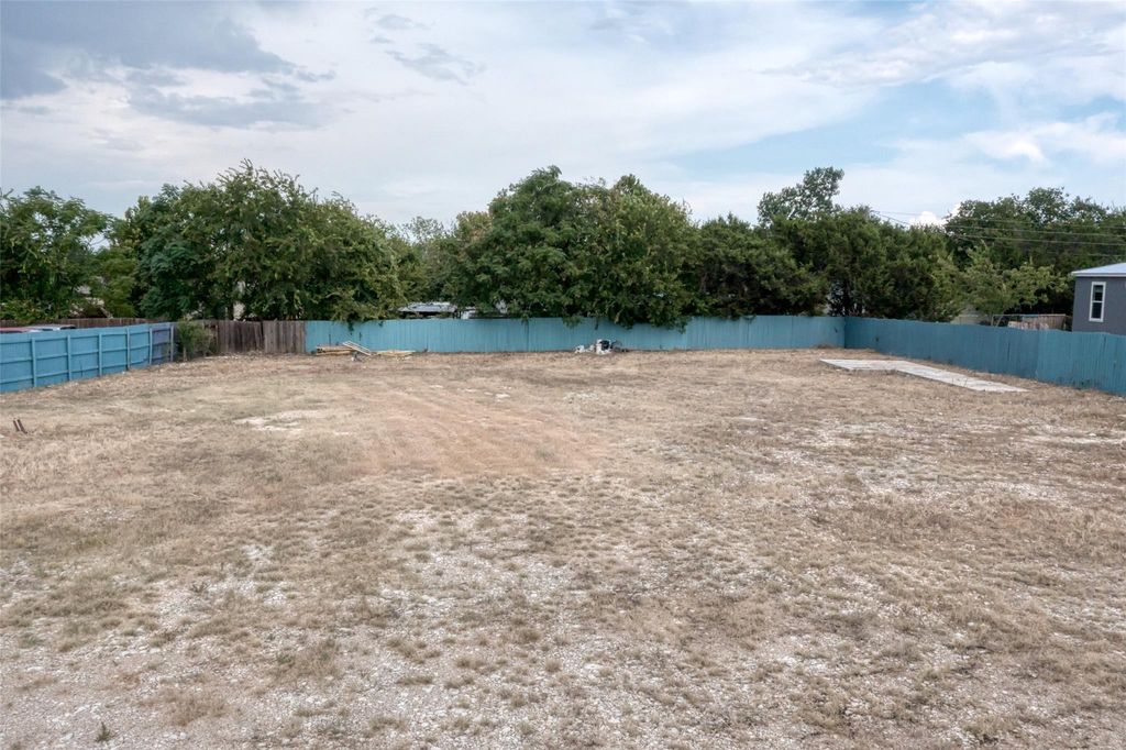 1004 S West DR, Leander, TX 78641