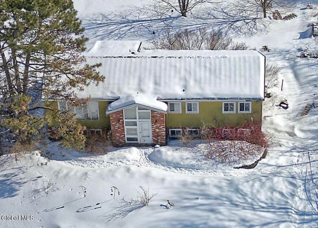 1027 Township Road, Knox, NY 12009