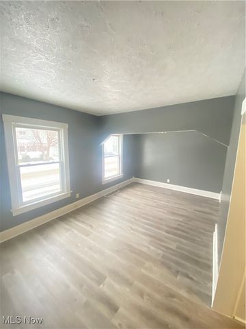 3217 Searsdale Avenue, Cleveland, OH 44109