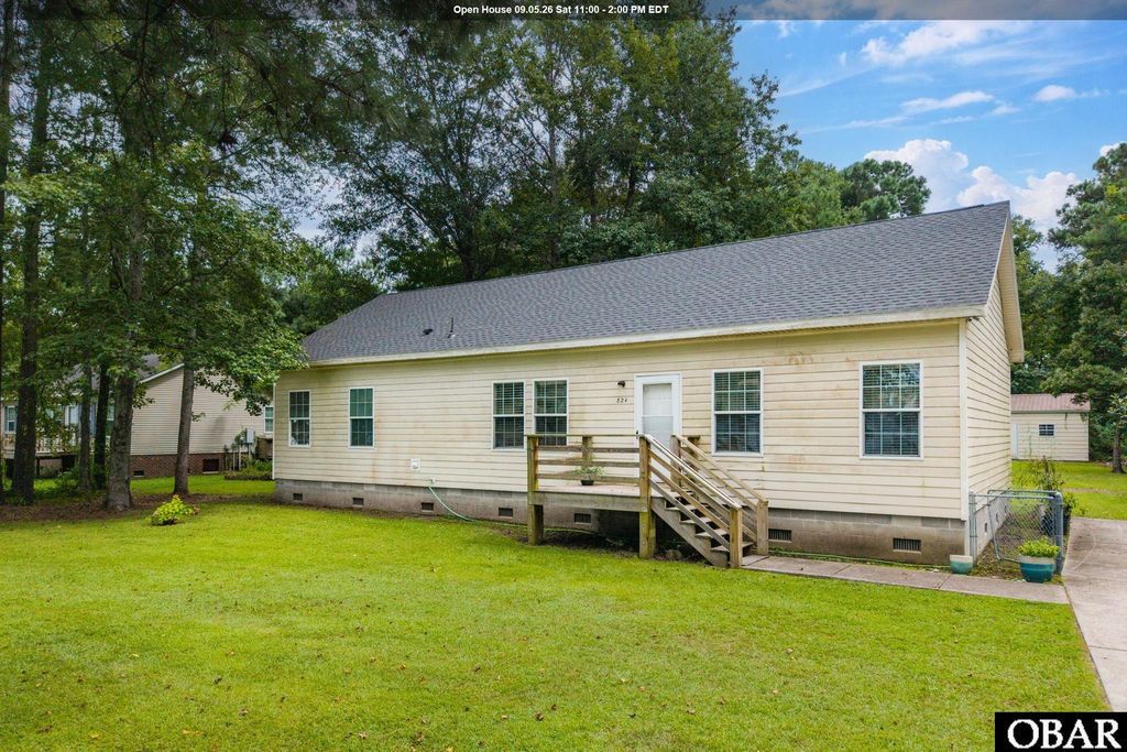 Image 1 of property listing at 824 Fernando Street, Manteo, NC 27954