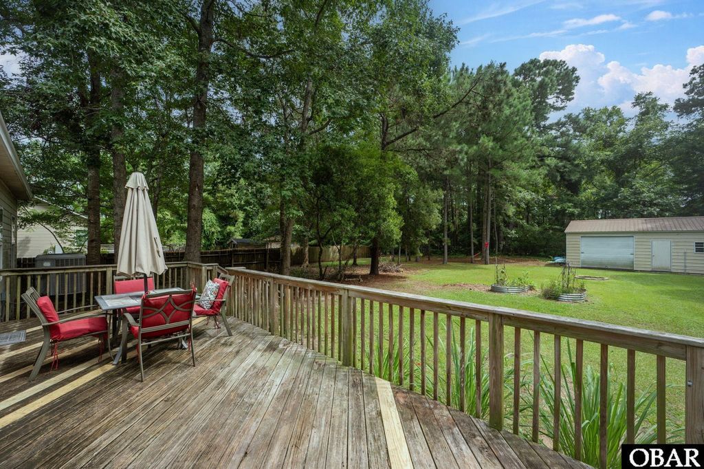 Image 23 of property listing at 824 Fernando Street, Manteo, NC 27954