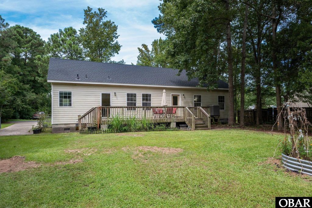 Image 24 of property listing at 824 Fernando Street, Manteo, NC 27954