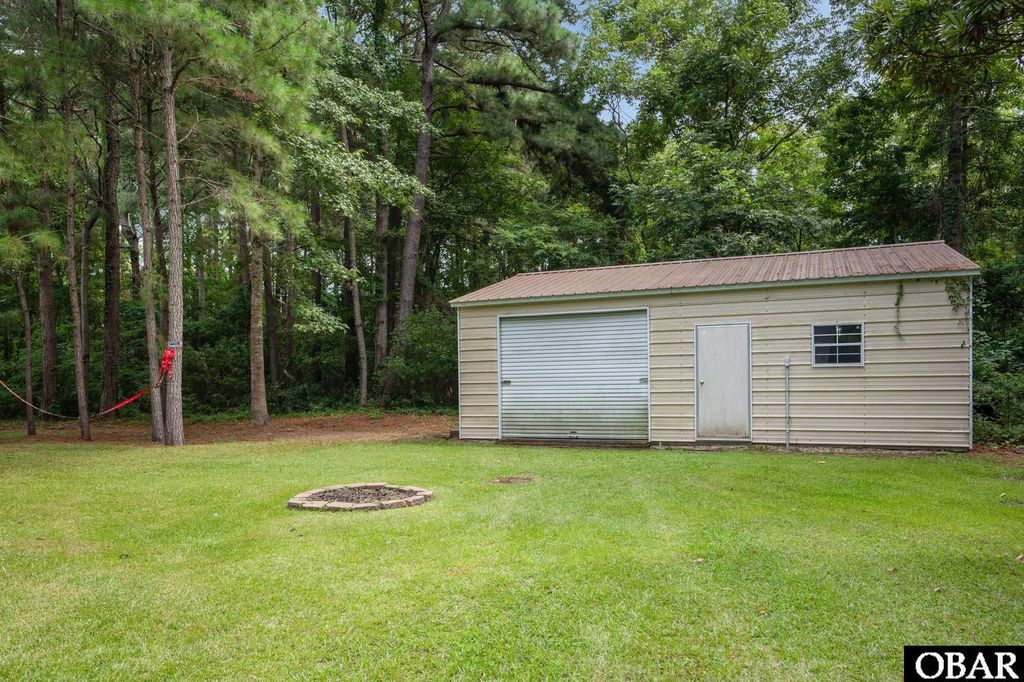 Image 26 of property listing at 824 Fernando Street, Manteo, NC 27954