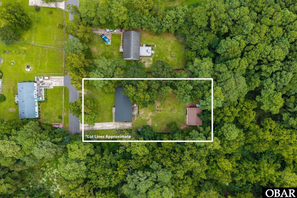 Image 27 of property listing at 824 Fernando Street, Manteo, NC 27954
