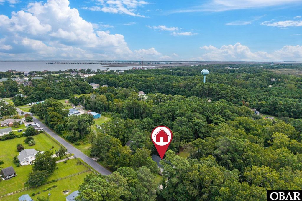 Image 29 of property listing at 824 Fernando Street, Manteo, NC 27954