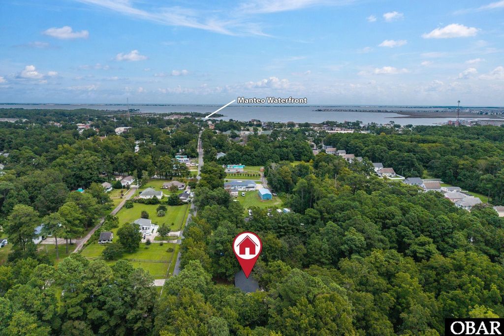 Image 31 of property listing at 824 Fernando Street, Manteo, NC 27954