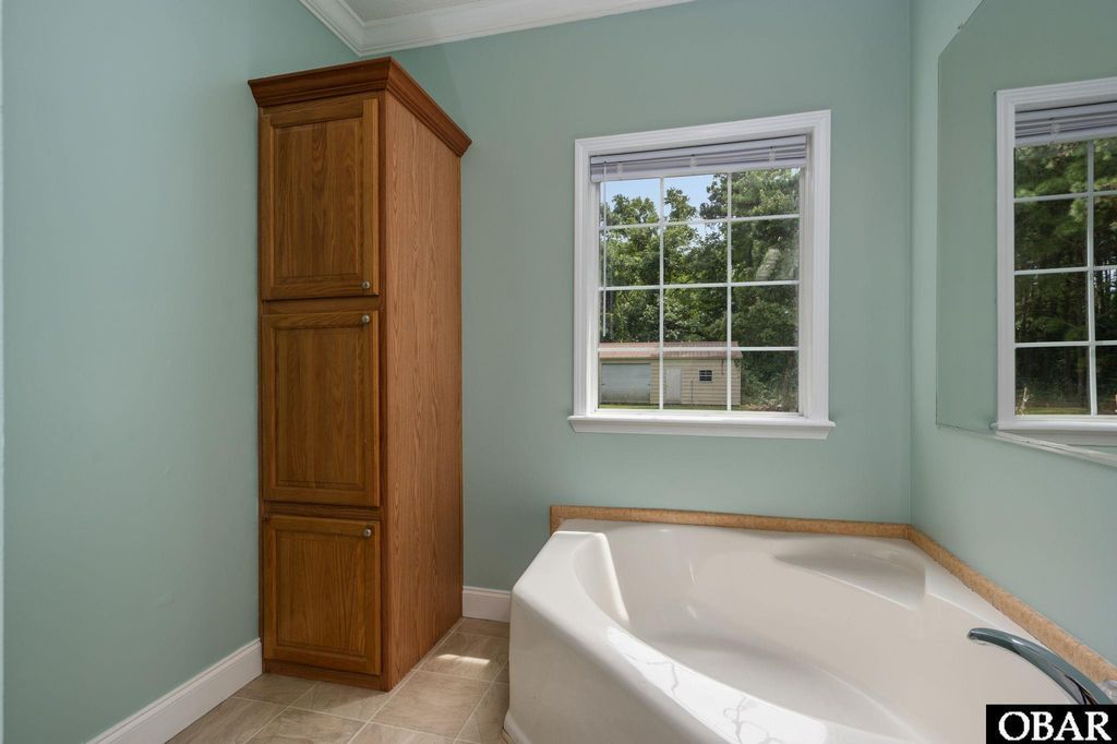 Image 8 of property listing at 824 Fernando Street, Manteo, NC 27954