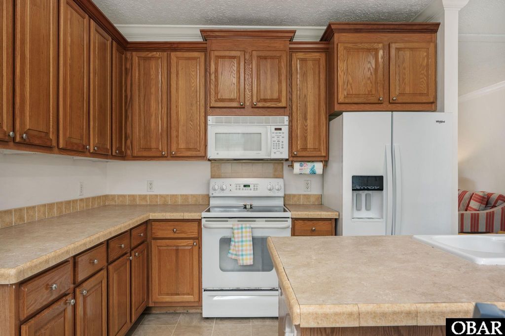 Image 10 of property listing at 824 Fernando Street, Manteo, NC 27954
