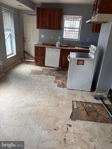 600 N DECKER AVE, Baltimore, MD 21205