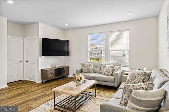 18 ROME WAY, Mount Laurel, NJ 08054