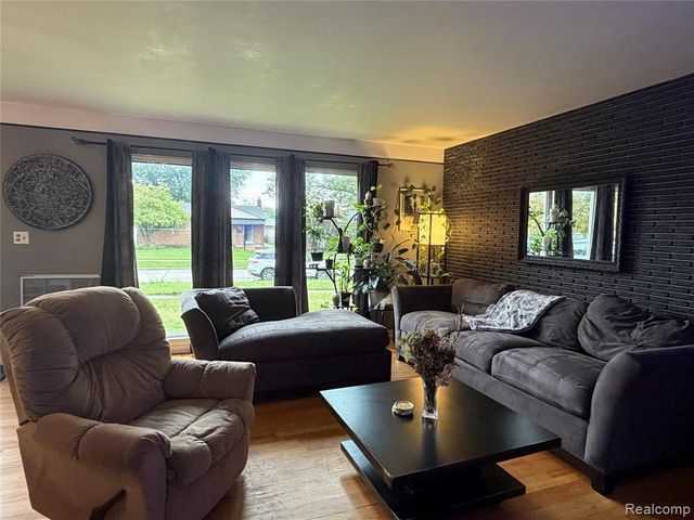 32833 Merritt Drive, Westland, MI 48185