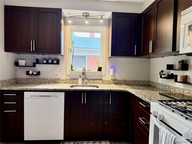 32833 Merritt Drive, Westland, MI 48185