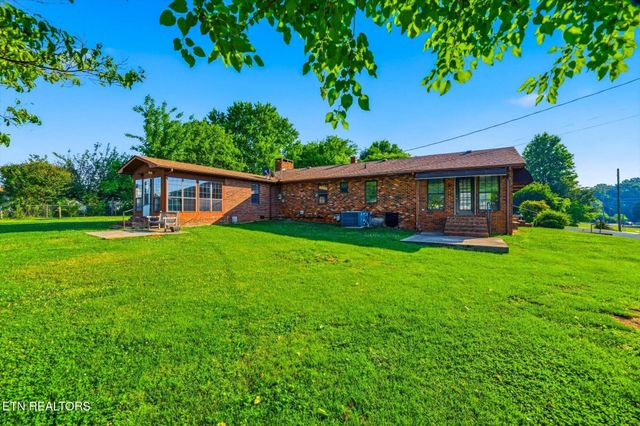 924 E Madison Ave, Athens, TN 37303
