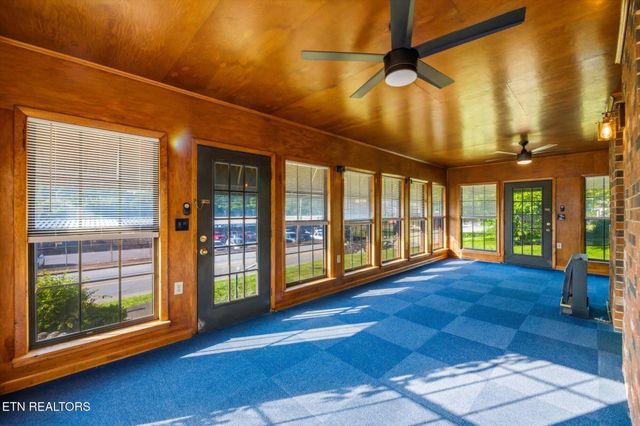 924 E Madison Ave, Athens, TN 37303