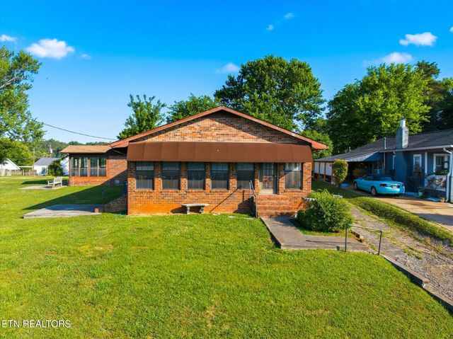 924 E Madison Ave, Athens, TN 37303