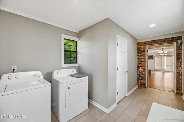 924 E Madison Ave, Athens, TN 37303