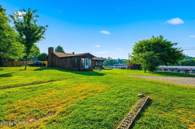 924 E Madison Ave, Athens, TN 37303