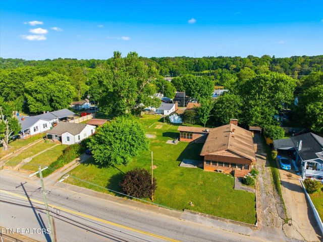 924 E Madison Ave, Athens, TN 37303