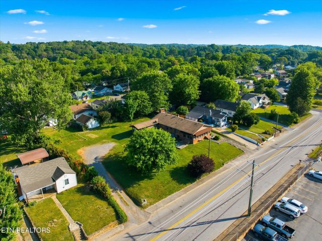 924 E Madison Ave, Athens, TN 37303