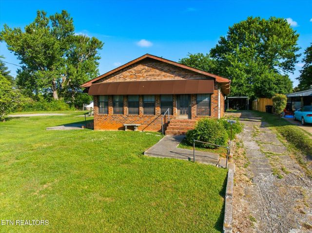 924 E Madison Ave, Athens, TN 37303