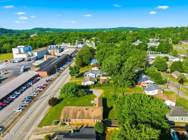 924 E Madison Ave, Athens, TN 37303