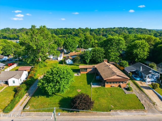 924 E Madison Ave, Athens, TN 37303