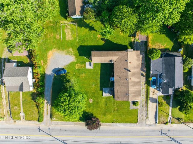 924 E Madison Ave, Athens, TN 37303