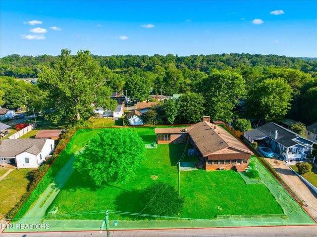 924 E Madison Ave, Athens, TN 37303